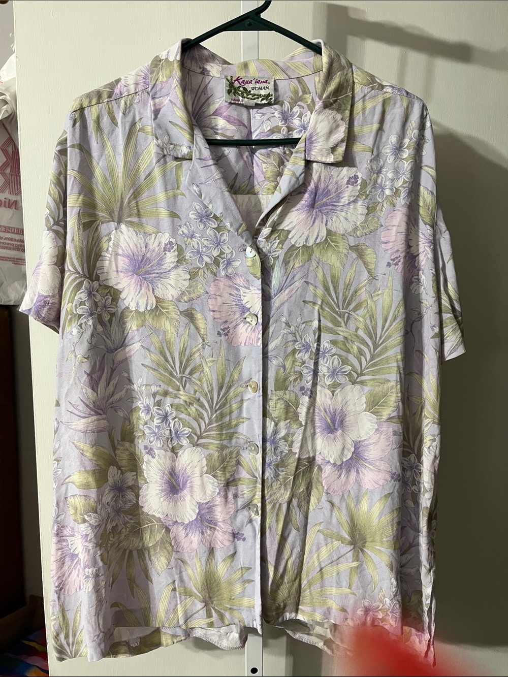 Kauai Kimo Women's Lilac Floral Button-Down Shirt